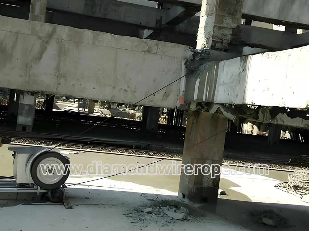 Building demolition by diamond rope saw Diamond rope concrete for cutting concrete