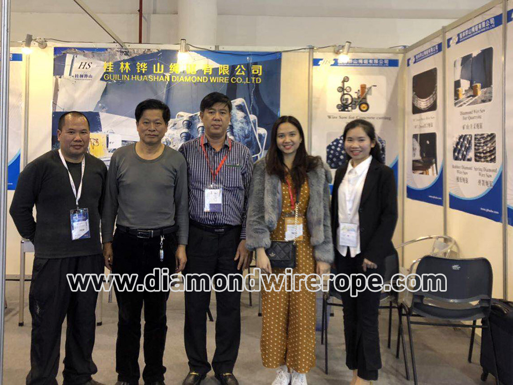 diamond bead rope runs stably with low noise, and the cutting surface is smooth Diamond rope concrete saw for concrete