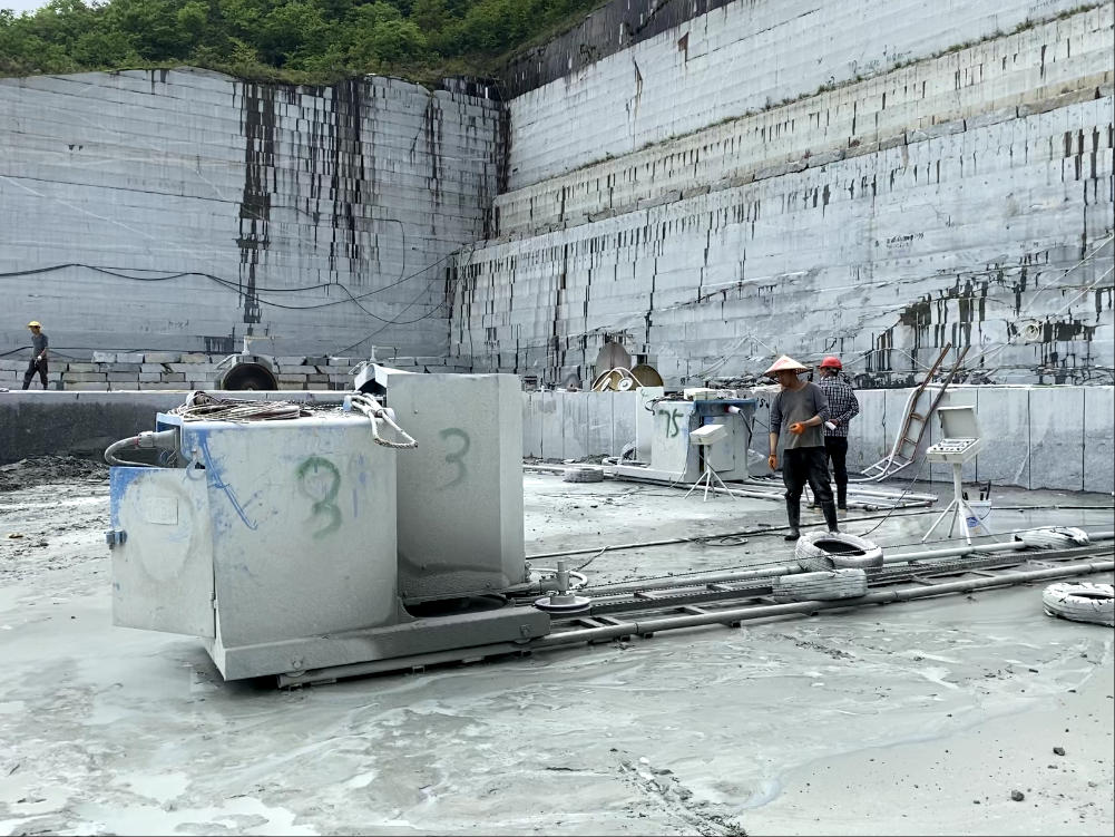 Treatment of sewage generated by wire saw machines cutting marble