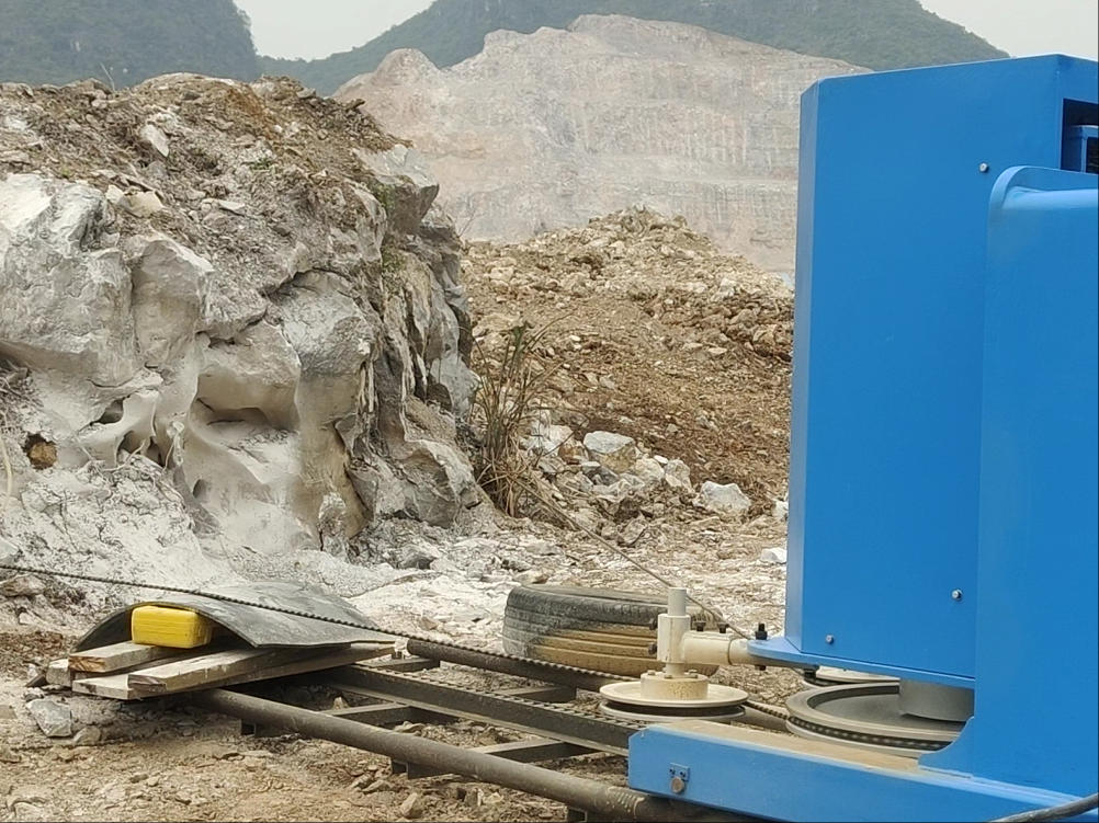 Stone capping removal for quarrying