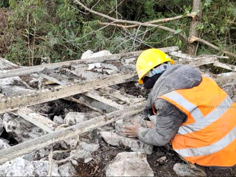 Install the rails at an appropriate position in front of the surface to be cut.