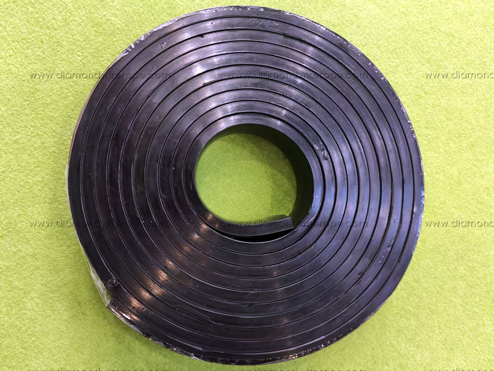 Rubber tape for wire saw machine